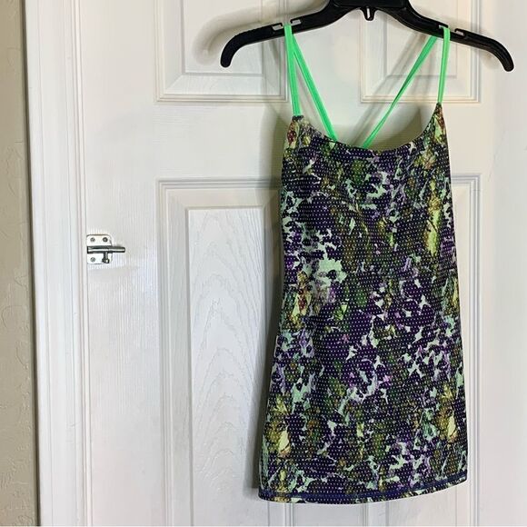 Lululemon Dancing Warrior Tank Size 6 - Picture 3 of 6